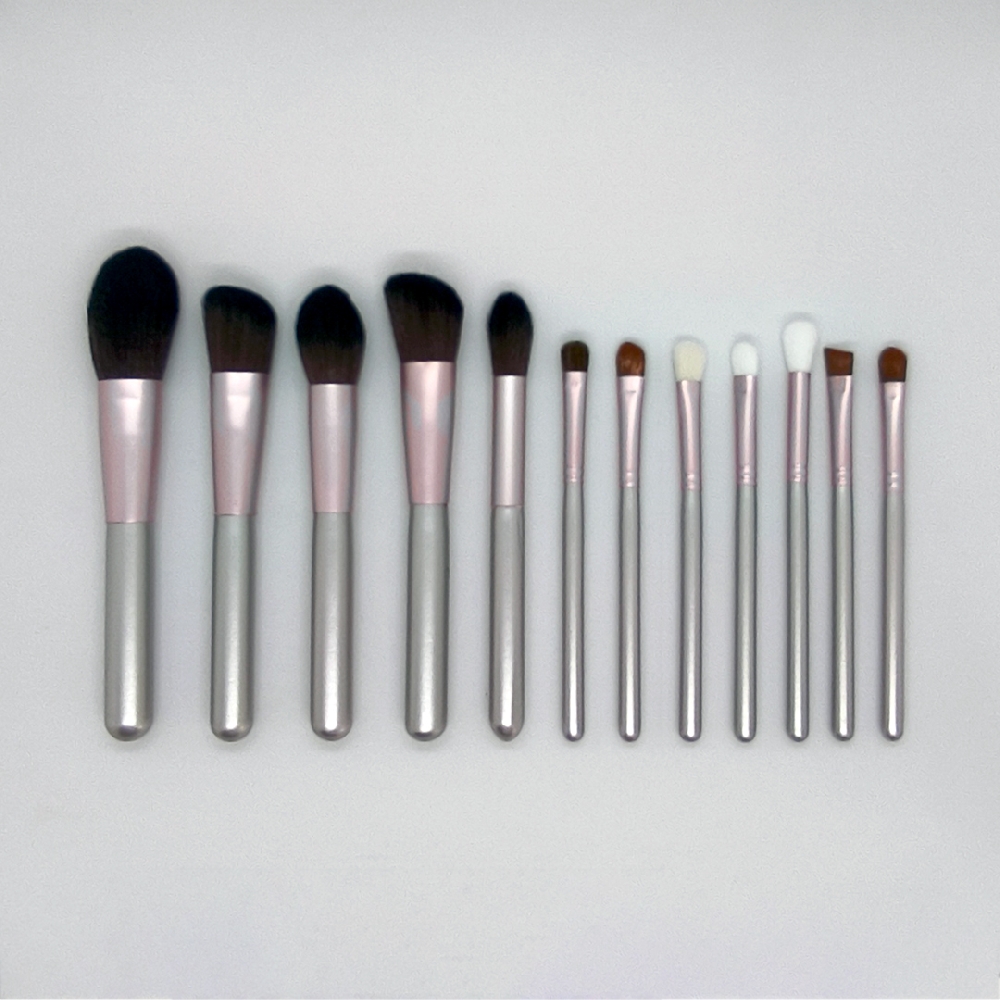 SET DE PINCELES X 12 FUNDA PLATEADA | Vista 4